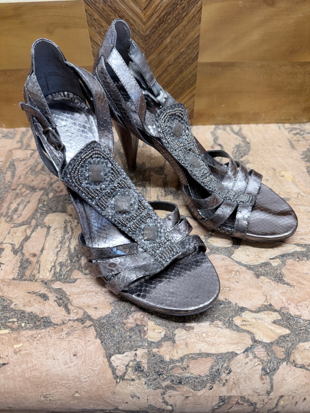 Beaded Kenneth Cole Reaction Snake-Print Beaded T-Strap Wedding Guest Heels 👠 - Picture 2 of 5